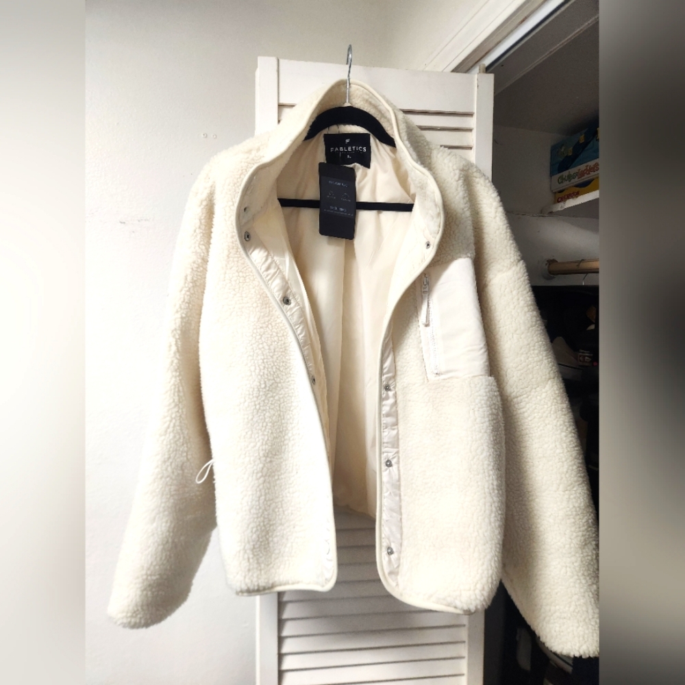 New w/ Tag Women's Cream Sherpa Jacket